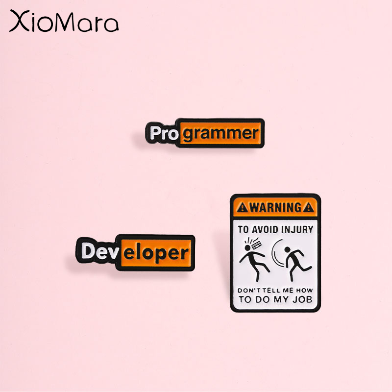 Tech Accessories Backpack - Insignia Divertida de Programador/Desarrollador, Pin de